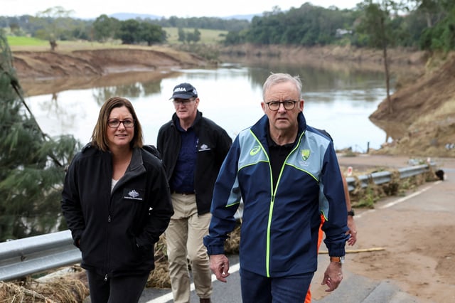 Australia's Prime Minister Anthony Albanese visits flood affected area, in Wingham, Australia, May 27, 2025. REUTERS/Hollie Adams     TPX IMAGES OF THE DAY