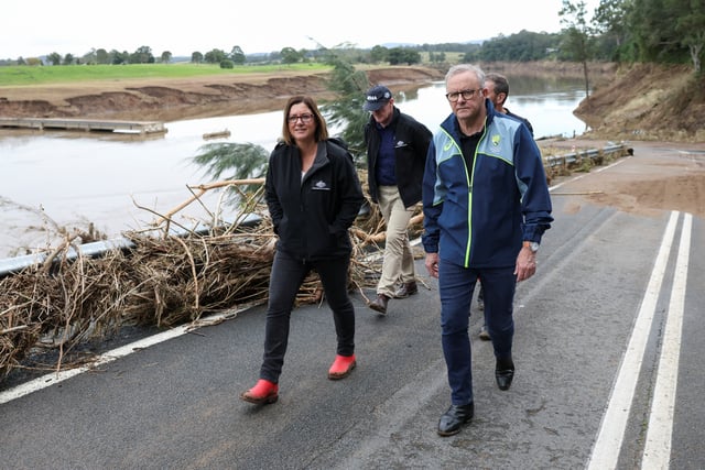 Australia's Prime Minister Anthony Albanese visits flood affected area, in Wingham, Australia, May 27, 2025. REUTERS/Hollie Adams