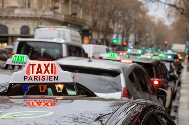 Une première réunion doit avoir lieu à partir de 09H15 mardi en présence des cabinets des ministres de l’Intérieur et du Travail.