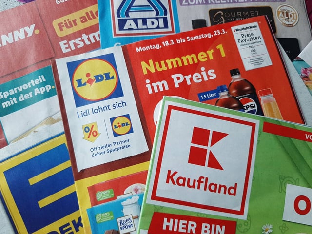 Preiskampf unter Discountern: Lidl, Aldi, Edeka und co. senken Preise – das müssen Kunden jetzt wissen.