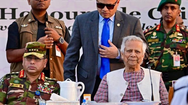 Chief adviser of Bangladesh’s interim government, Muhammad Yunus (right) sits along with army chief Waker-Uz-Zaman. There have been reports of a rift emerging between Bangladesh' government and army. 