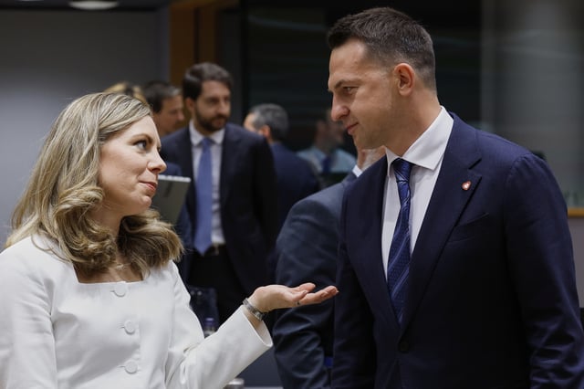 Polish Minister for the European Union Adam Szlapka, right, speaks with Sweden's Minister for European Union Affairs Jessica Rosencrantz during a meeting of the general affairs ministers at the European Council building in Brussels, Tuesday, May 27, 2025. (AP Photo/Omar Havana)