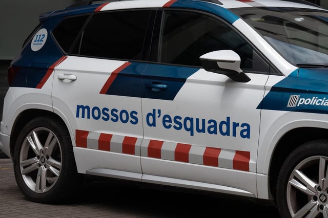 Un vehículo de la policía catalana