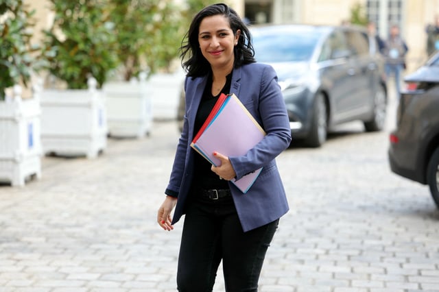 La Haute-Commissaire à l’enfance, Sarah El Haïry, souhaite mettre un terme à cette tendance.