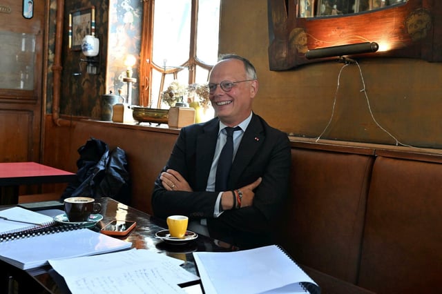 Avec <em>Le Prix de nos mensonges</em> (JC Lattès), son sixième ouvrage et sans conteste le plus incisif, Édouard Philippe donne un spectaculaire coup d’accélérateur à sa campagne présidentielle.
