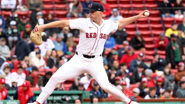 Boston Red Sox pitcher Sean Newcomb throws in the fourth inning during the first baseball game of a doubleheader against the St. Louis Cardinals, Sunday, April 6, 2025, in Boston. (AP Photo/Mark Stockwell)