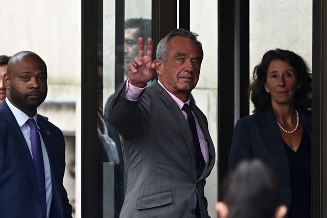 U.S. Health and Human Services (HHS) Secretary Robert F. Kennedy Jr. arrives at Argentina’s Ministry of Health to meet with Health Minister Mario Lugones in Buenos Aires, Argentina, May 26, 2025. REUTERS/Pedro Lazaro Fernandez/File Photo