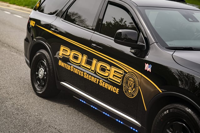 A U.S. Secret Service SUV can be seen driving in President Donald Trump&#39;s motorcade to Trump National Golf Club on April 20, 2025, in Sterling, Virginia. (Photo by Al Drago/Getty Images)