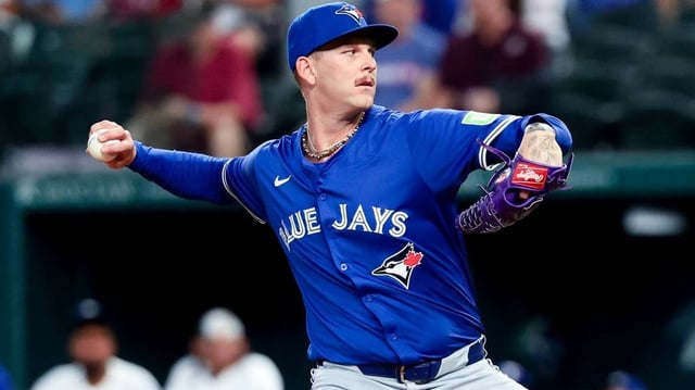 May 27, 2025; Arlington, Texas, USA; Toronto Blue Jays starting pitcher Bowden Francis (44) throws during the first inning against the Texas Rangers at Globe Life Field. Mandatory Credit: Kevin Jairaj-Imagn Images