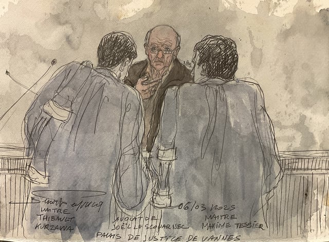 Joël Le Scouarnec entouré de ses deux avocats, Me Thibaut Kurzawa et Me Maxime Tessier.