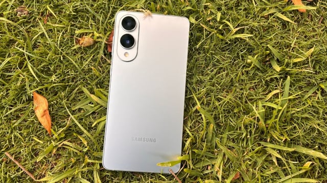 Samsung has begun early delivery of the Galaxy S25 Edge to Indian customers who pre-ordered the phone.
