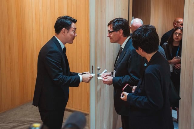 El president de la Generalitat, Salvador Illa, reunido este miércoles con el alcalde de Osaka, Hideyuki Yokoyama