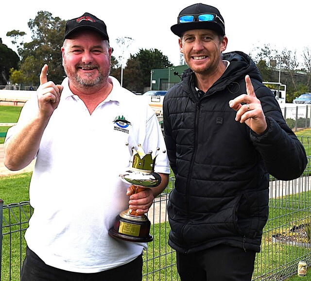 Group 1 winning trainers David Peckham (left) and Damien Smith recently caught up at Tara Raceway. (Supplied)