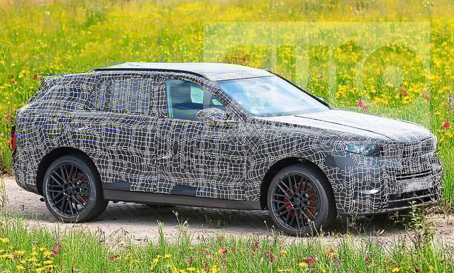Auch der große BMW X5 erhält mit dem iX5 ein elektrisches Pendant. Beide kommen mit dem Neue-Klasse-Gesicht.