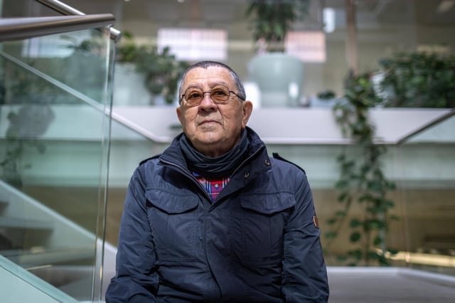 Rafael Rubio, exmecánico jubilado del metro de Barcelona al que dos sentencias reconoce una incapacidad permanente total por exposición a amianto en el puesto de trabajo.