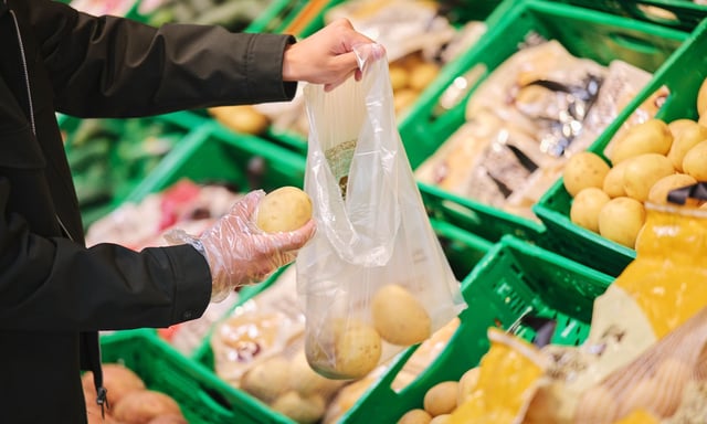 Patata nacional a granel en el lineal de fruta y verdura de Mercadona.