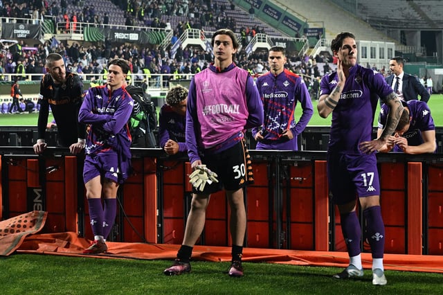 Nicolò Zaniolo (r.) kürzlich nach dem Aus im Halbfinale der Conference League gegen Betis Sevilla