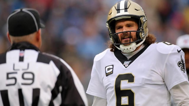 NASHVILLE, TENNESSEE – DECEMBER 22: Punter Thomas Morstead #6 of the New Orleans Saints talks with a referee in the second quarter against the Tennessee Titans at Nissan Stadium on December 22, 2019 in Nashville, Tennessee. (Photo by Brett Carlsen/Getty Images) (Kevin Hoffman, Getty Images)