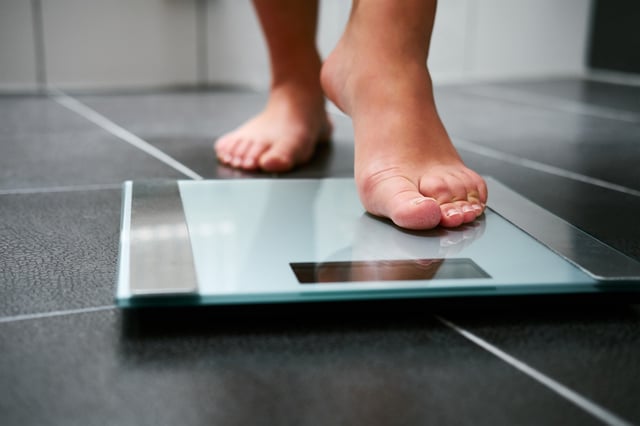 A study by MIT researchers shows that a high-fat diets sets off metabolic dysfunction in cells that leads to weight gain, but that these effects can be reversed by treatment with an antioxidant.