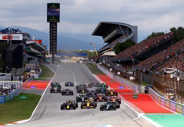 Formula One F1 - Spanish Grand Prix - Circuit de Barcelona-Catalunya, Barcelona, Spain - June 23, 2024 Red Bull's Max Verstappen, McLaren's Lando Norris and Mercedes' George Russell in action at the start of the race REUTERS/Susana Vera/File Photo