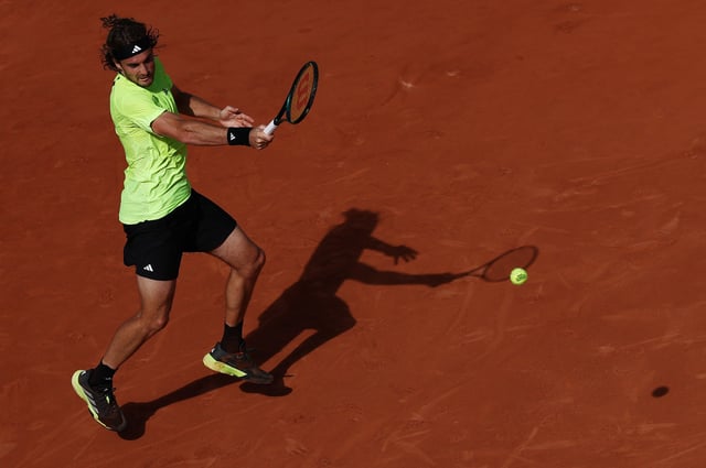Tennis - French Open - Roland Garros, Paris, France - May 28, 2025  Greece's Stefanos Tsitsipas in action during his second round match against Italy's Matteo Gigante REUTERS/Gonzalo Fuentes
