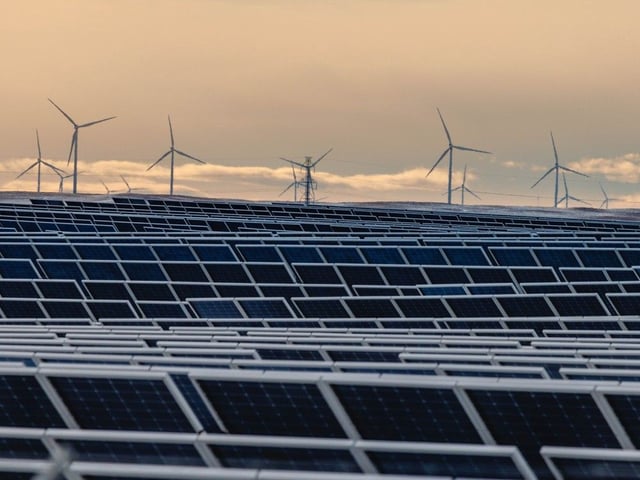 A study by the Pembina Institute shows uncertainty in the Alberta renewable energy sector is leading to decreased investment.