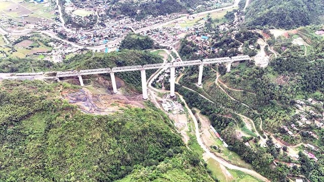 the world’s tallest Railway pier bridge in Noney has a height of 141 meter.