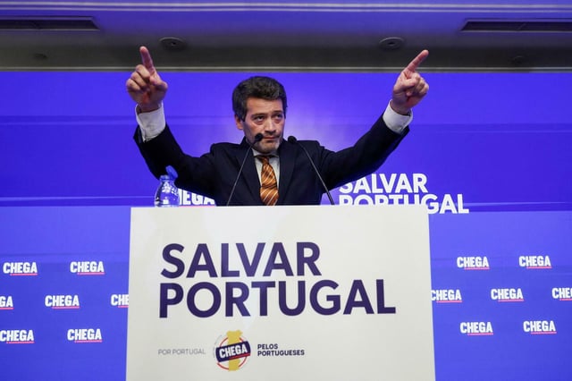André Ventura, le leader du parti d'extrême droite Chega, dépasse le PS à l'Assemblée portugais et s'impose comme la deuxième force politique tu pays. 
