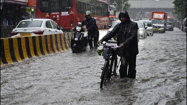 A flood-prone spot, according to the civic authorities, is a low-lying area prone to prolonged waterlogging during moderate to heavy rainfall (Hindustan Times)