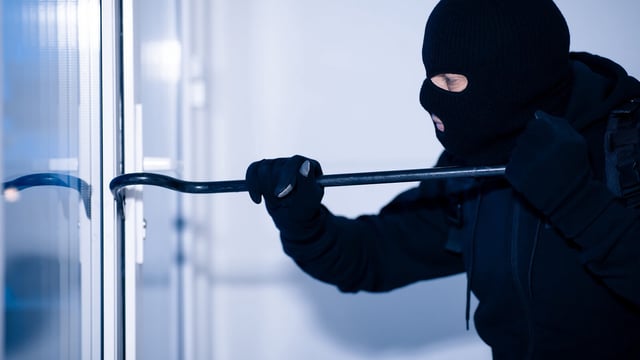 Bengaluru man was arrested for serial burglaries across the city from past 8 years. 