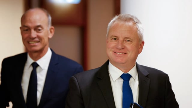 Tasmanian Premier Jeremy Rockliff (r) and Treasurer Guy Barnett (l). (AAP Image/Rob Blakers)