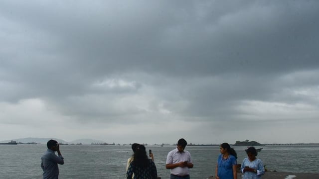 Dark monsoon clouds seen over the sky, in Mumbai, India, on Wednesday, May 28, 2025. (Photo by Bhushan Koyande/HT Photo)