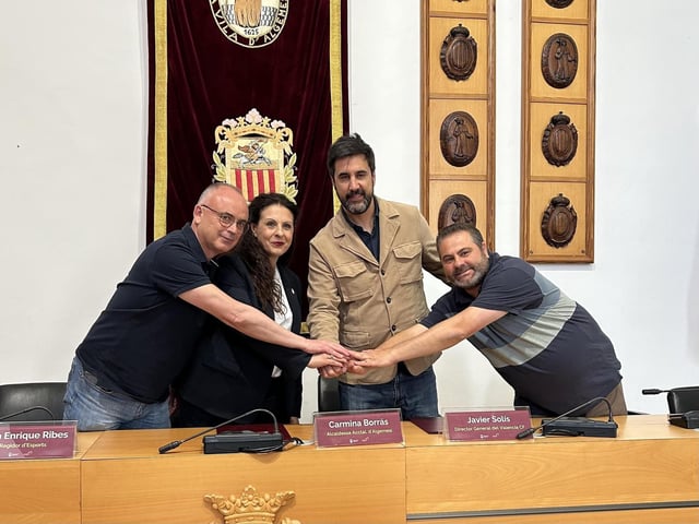 Firma del acuerdo entre el Ayuntamiento de Algemesí y el Valencia CF.