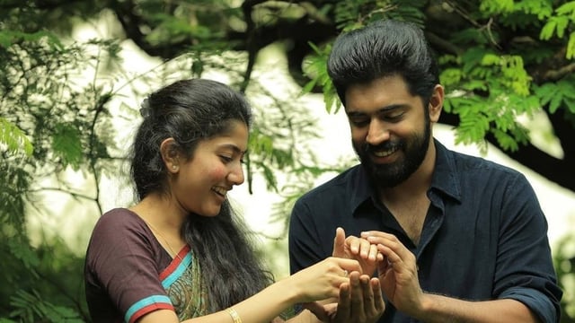Nivin Pauly and Sai Pallavi have gorgeous, easy chemistry in Premam.