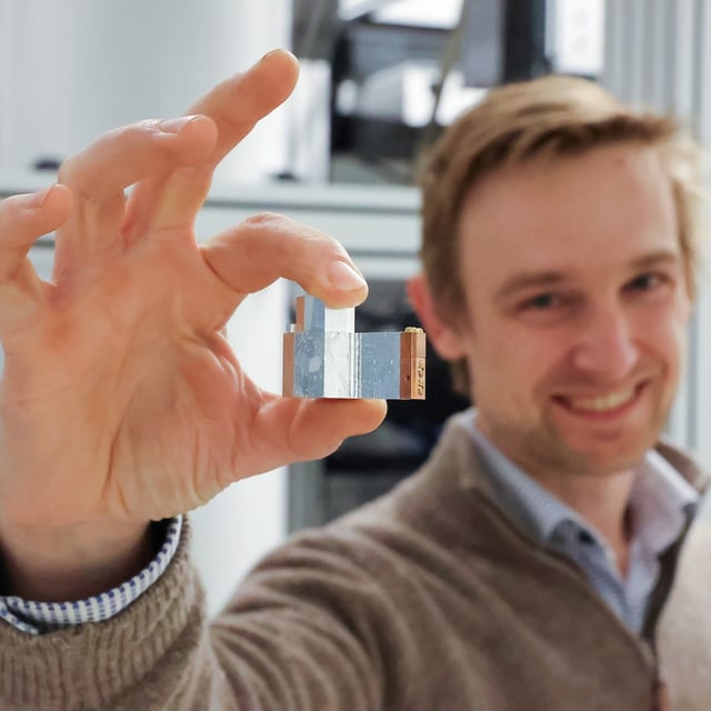 Nord Quantique CEO Julien Camirand-Lemyre shows off a qubit at Nord Quantique’s lab in Sherbrooke, Que. on Monday, May 12, 2025. Evan Buhler/The Globe and Mail