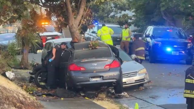 Officers investigate a fatal crash in Oakland. (May 28, 2025)