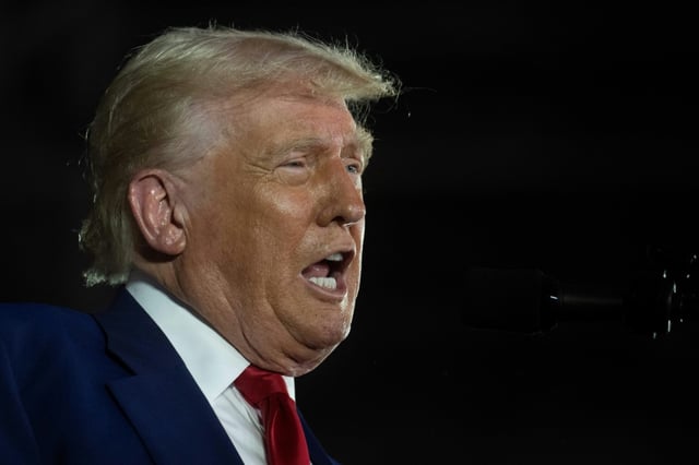 Die US-Wirtschaft ist unter Präsident Donald Trump in den ersten drei Monaten des Jahres weniger geschrumpft als zunächst berichtet. Laut US-Handelsministerium ging das Bruttoinlandsprodukt (BIP) zwischen Januar und März um 0,2 Prozent zurück.
