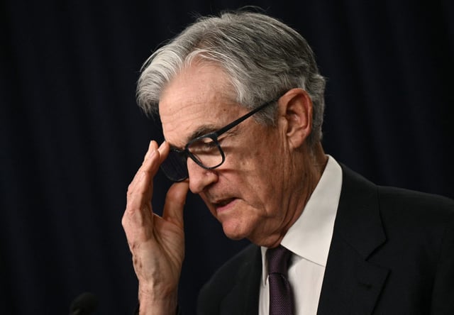 Meeting notes from the latest FOMC gathering showed members are holding steady amid fluctuating economic policy