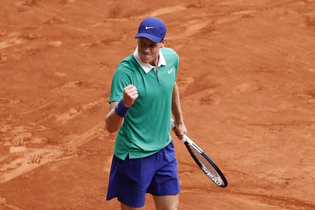 Tennis - French Open - Roland Garros, Paris, France - May 29, 2025 Italy's Jannik Sinner celebrates winning his second round match against France's Richard Gasquet REUTERS/Stephanie Lecocq
