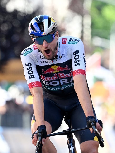 Cycling - Giro d'Italia - Stage 18 - Morbegno to Cesano Maderno - Italy - May 29, 2025 Red Bull - BORA - Hansgrohe's Nico Denz celebrates winning  stage 18 REUTERS/Jennifer Lorenzini