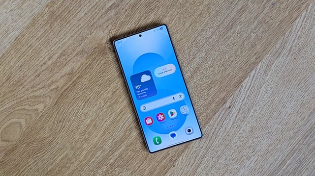 A Galaxy S25 Ultra, running One UI 8.