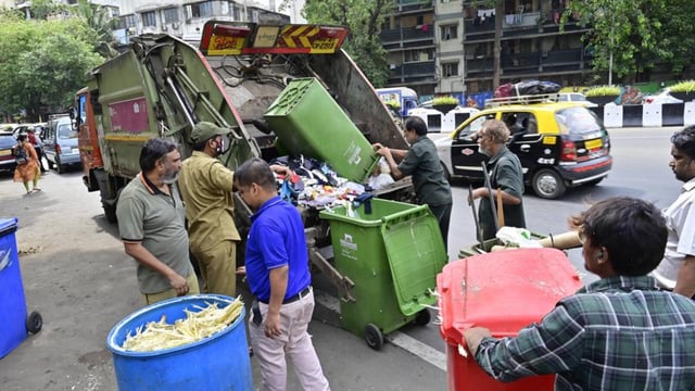 Mumbai, India - May 16, 2025: BMC`s garbage truck collecting garbage from designated area at Prabhadevi in Mumbai, India, on Friday, May 16, 2025. (Photo by Anshuman Poyrekar/ Hindustan Times) (Hindustan Times)