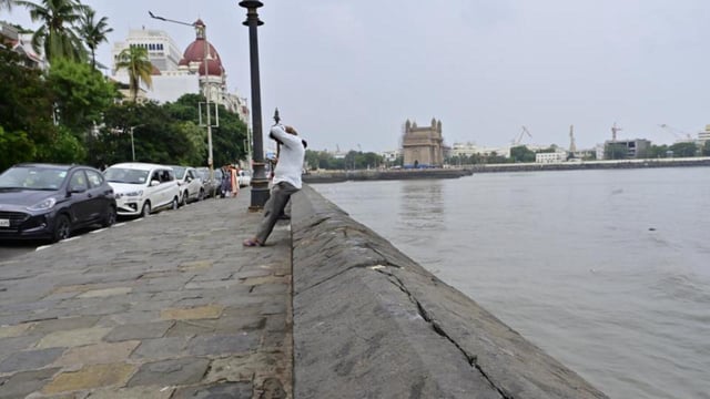 Mumbai, India - May 23, 2025:Cracks developed on boundary wall near purposed colaba jetty at Gateway Of India, in Mumbai, India, on Friday, May 23, 2025. (Photo by Anshuman Poyrekar/ Hindustan Times) (Hindustan Times)