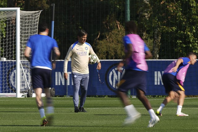 Inzaghi oversees a training session on Monday.