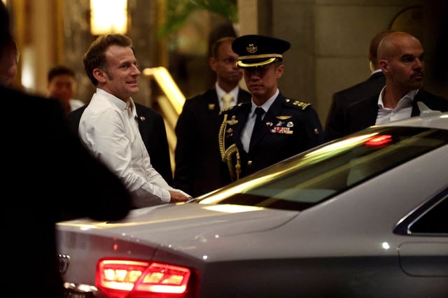 French President Emmanuel Macron arrives in Singapore May 29, 2025. REUTERS/Edgar Su/File Photo