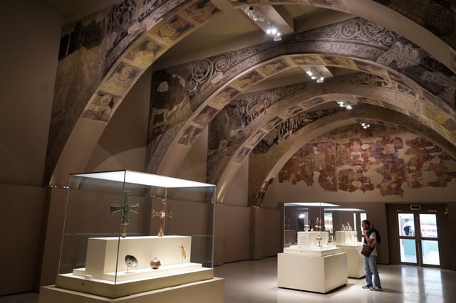 La sala del MNAC donde se encuentran las pinturas murales de Sijena
