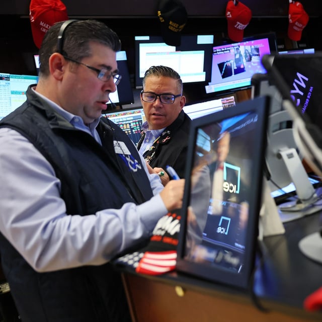 NEW YORK, NEW YORK - MAY 27: Traders work on the floor of the New York Stock Exchange during morning trading on May 27, 2025 in New York City. The stock market opened high with the Dow Jones leading the way opening up over 300 points, a day after U.S. President Donald Trump announced that he has agreed to an extension on the 50% tariff deadline on the European Union until July 9th.  (Photo by Michael M. Santiago/Getty Images)