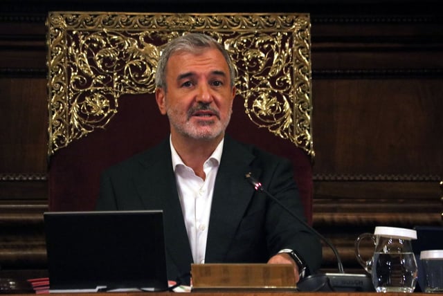 El alcalde de Barcelona, Jaume Collboni, en el pleno municipal.