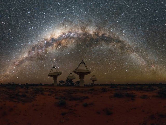 Das Radioteleskop ASKAP befindet sich in Westaustralien. Mit ihm gelang die Entdeckung von ASKAP J1832-0911.