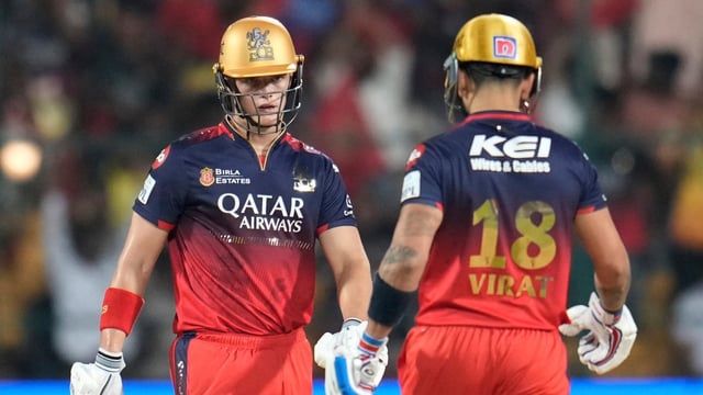 Bethell, left, says it was incredible watching Kohli “flip the switch” when batting in the Indian Premier League